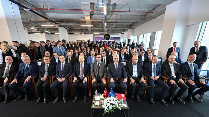 Bakan Bolat: Tekstil ve hazır giyimde ihracat ve istihdam azalması durdu