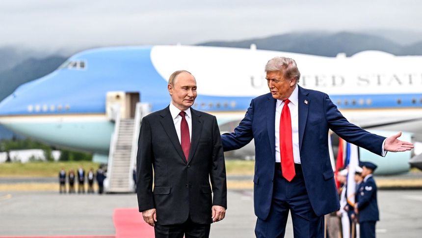 Alaska'da tüm dünyaya mesajlar