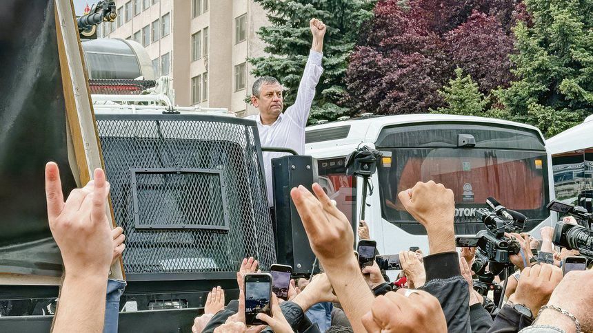 Mutlak butlan krizi büyüdü, Özel TOMA’ya çıktı