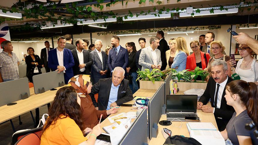 Gemlik Gençlik Merkezi hizmete açıldı