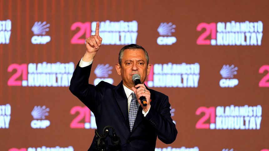 Özgür Özel'den seçim çağrısı: En son kasım ayında, çıkacaksın ve adayımızla yarışacaksın