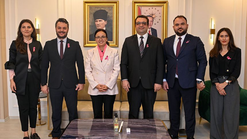 Uludağ Elektrik’ten meme kanserine karşı 'Pembe Farkındalık' Uludağ Elektrik’ten meme kanserine karşı 'Pembe Farkındalık'
