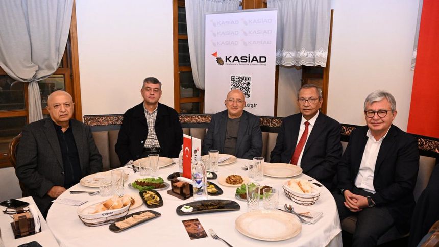 Bu şehrin ilk holdinginin temelini 1984’te attık, 41 yıldır böyle buhran görmedim Bu şehrin ilk holdinginin temelini 1984’te attık, 41 yıldır böyle buhran görmedim