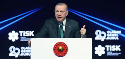 Erdoğan'dan asgari ücret açıklaması: İşverenlerden ellerini taşın altına koymalarını bekliyorum