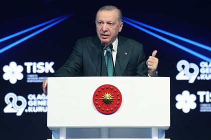 Erdoğan'dan asgari ücret açıklaması: İşverenlerden ellerini taşın altına koymalarını bekliyorum