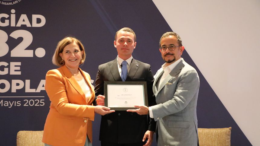 Ali Sabancı, EGİAD’a konuk oldu: Gen havuzuna saplanmak aile şirketlerini zayıflatır