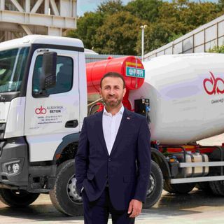 Erdal Albayrak: Güvenli binalar için beton mikserlerine trafikte geçiş üstünlüğü tanınmalı