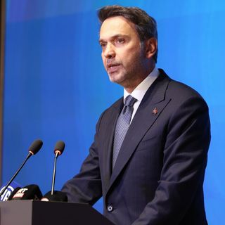 Bayraktar: Türkiye ile KKTC arasında 101 kilometrelik doğal gaz iletim hattı inşa edeceğiz