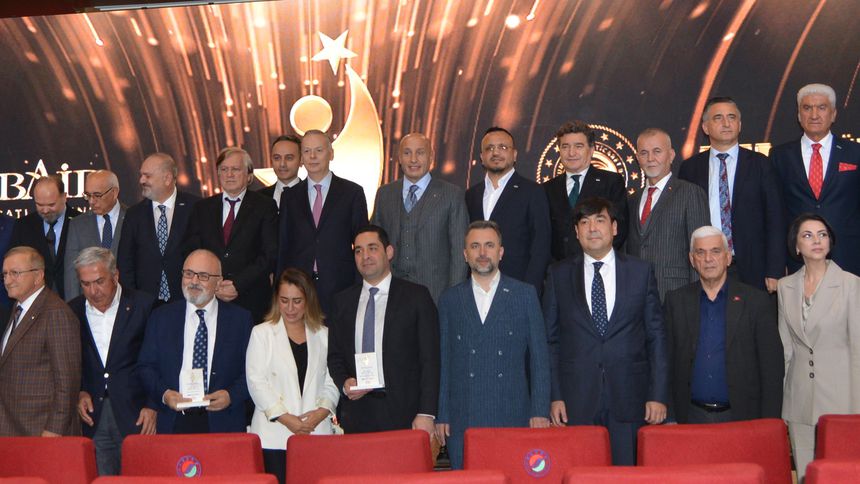 Batı Akdeniz'de 'ihracatın yıldızları' ödüllendirildi